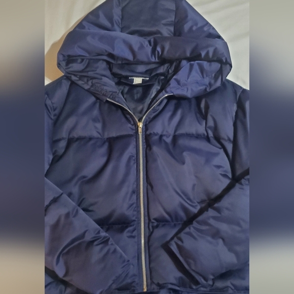 Forever 21  Navy Puffer Jacket With Hood. Front Pockets. SZ M NWOT - Picture 3 of 5